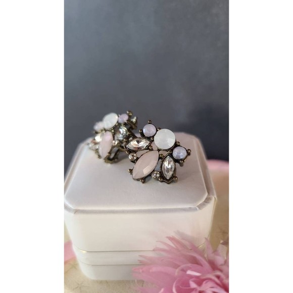 Muted Neutral Pink Rhinestone Pierced Earrings - Picture 3 of 10